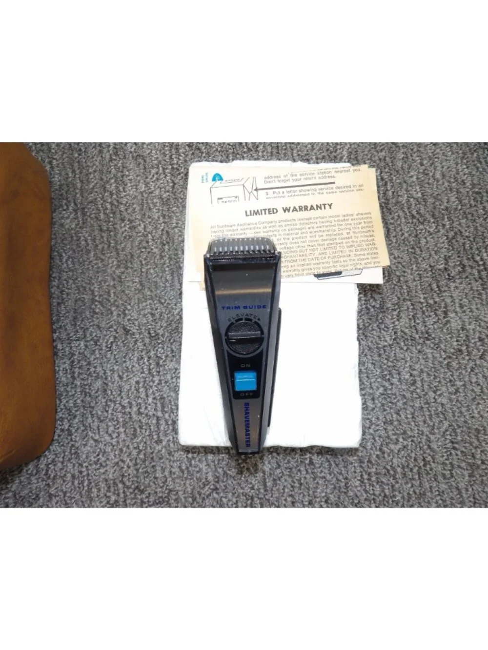 Vintage Sunbeam Shavemaster Electric Razor With Case & Warranty Paperwork - Picture 4 of 8